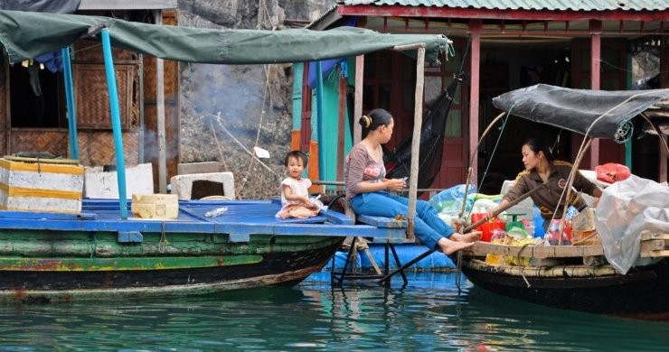 Legend White Dolphin Cruise