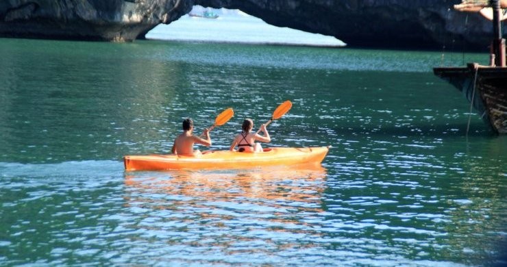 Legend White Dolphin Cruise