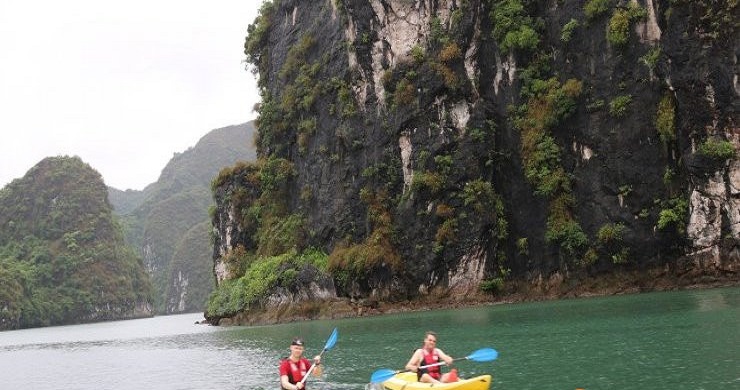 Vietnam Family Beach Rest 15 Days