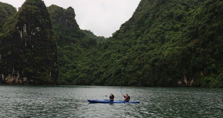 Vietnam Family Beach Rest 15 Days