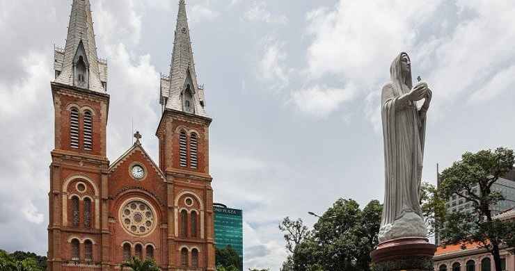 Vietnam Family Beach Rest 15 Days