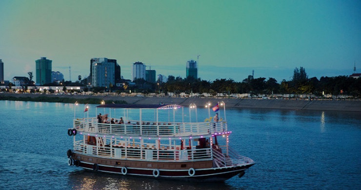 Luxury Vietnam - Cambodia Mekong Cruise 18 Days